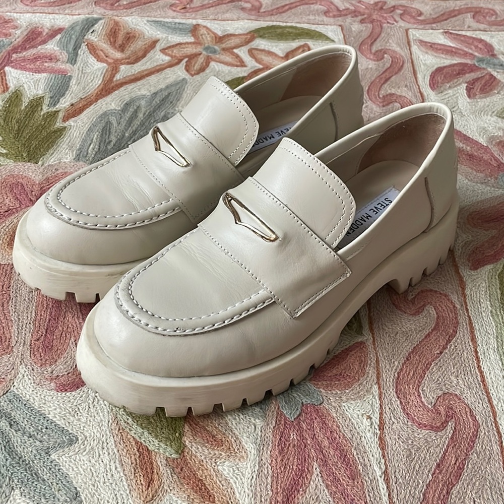 Steve Madden Lawrence Loafers in bone size 9